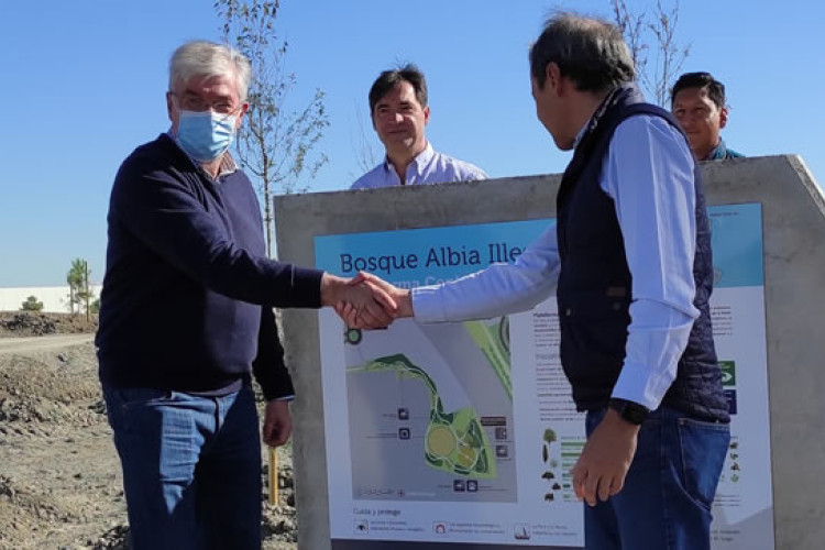 Comienza la plantación de árboles del 'Bosque Albia' para la reducción de emisiones de carbono en Plataforma Central Iberum